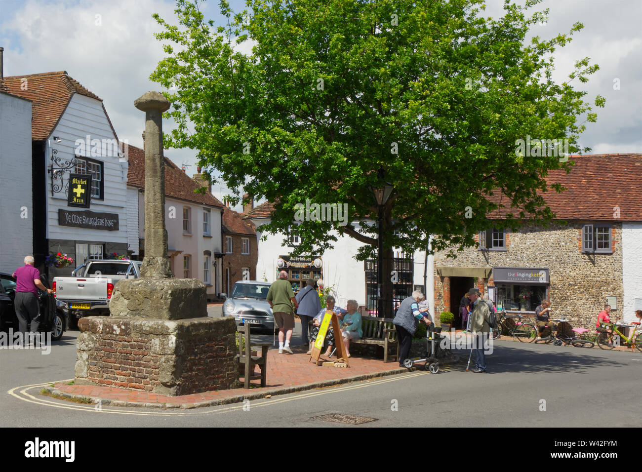 Menschen am Tee Zimmer in Eastbourne, East Sussex, England Stockfoto