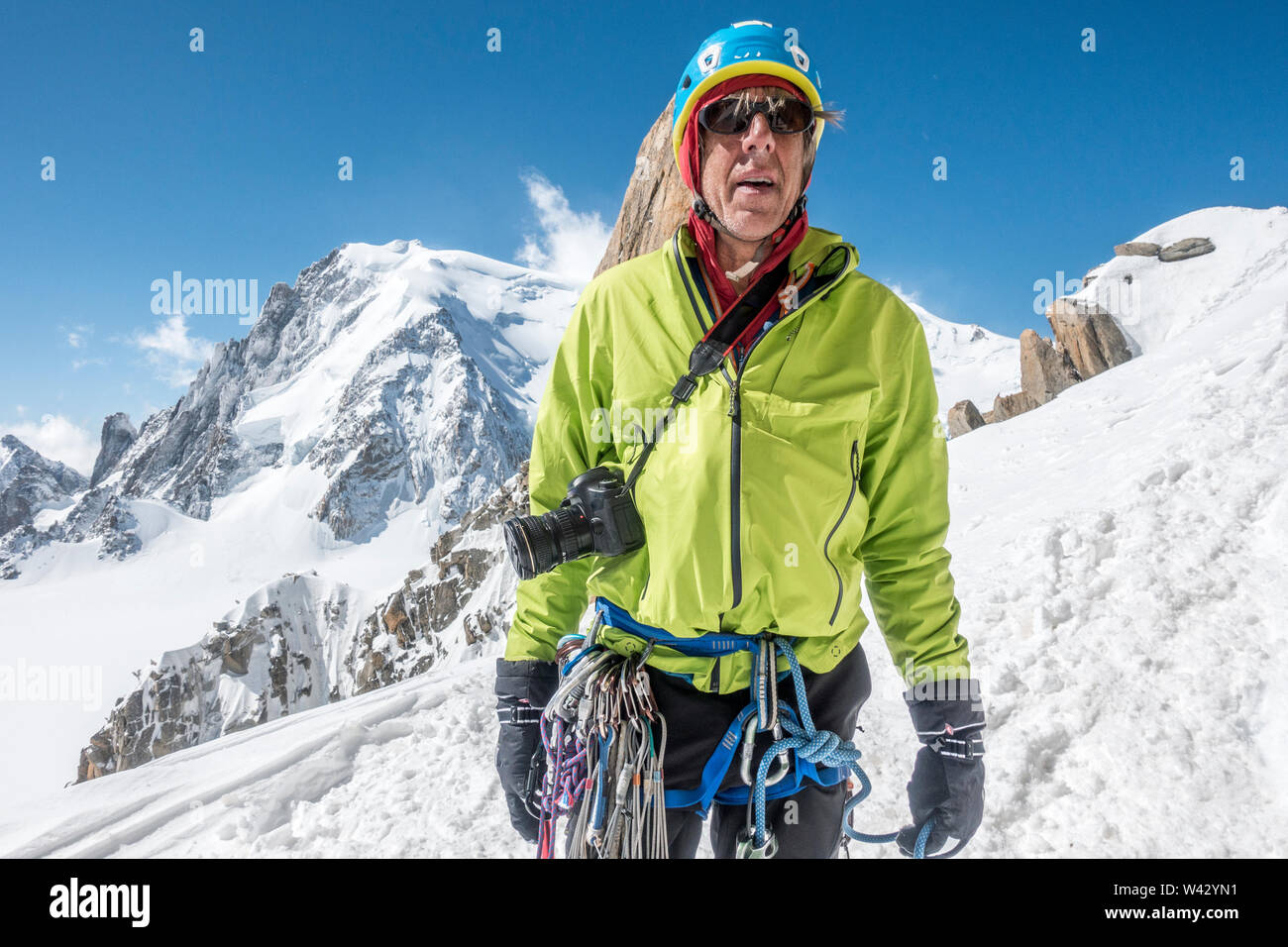 Portrait einer alpinist in der feinen französischen Wetter Stockfoto