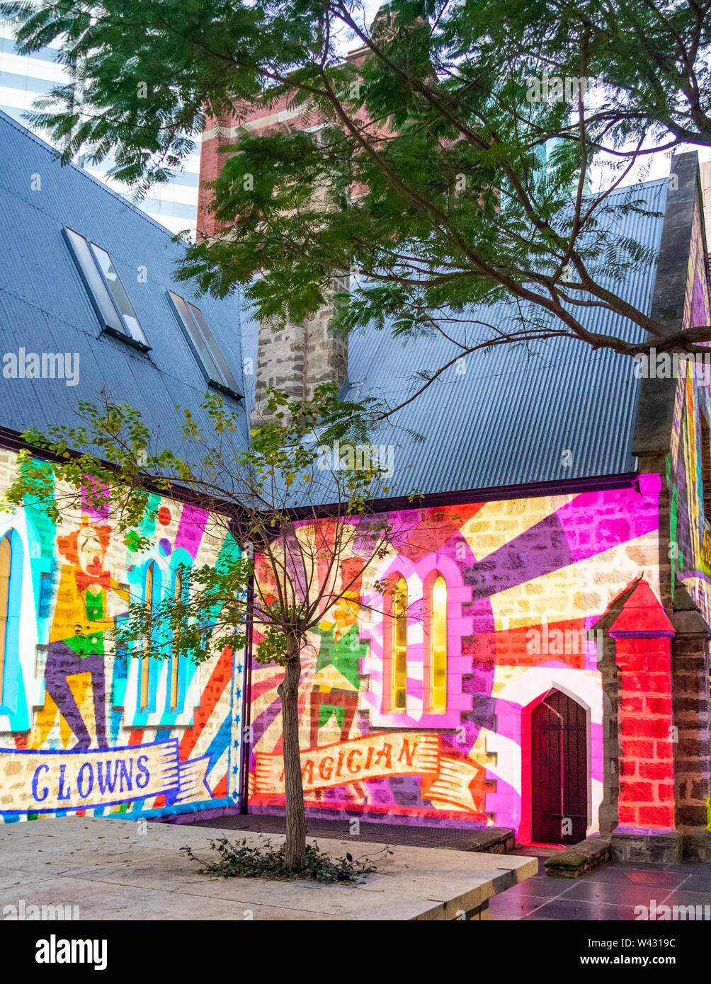 Schaufenster der Lichtinstallationen und Projektionen im Winter Lights in Brookfield Ort Perth Western Australia Stockfoto
