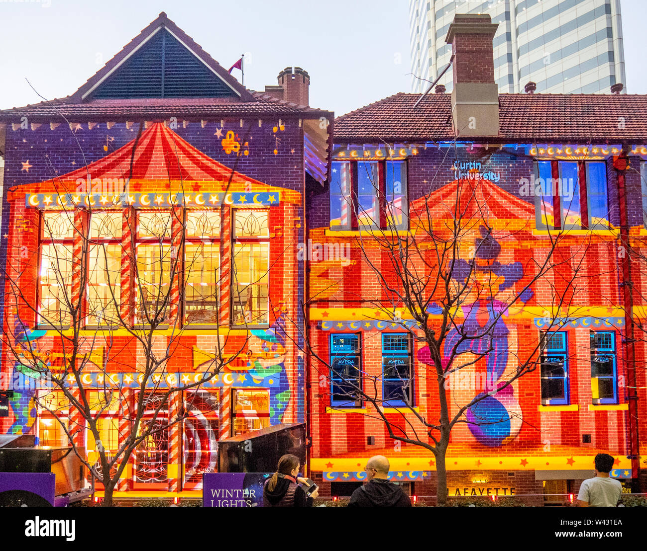 Schaufenster der Lichtinstallationen und Projektionen im Winter Lights in Brookfield Ort Perth Western Australia Stockfoto