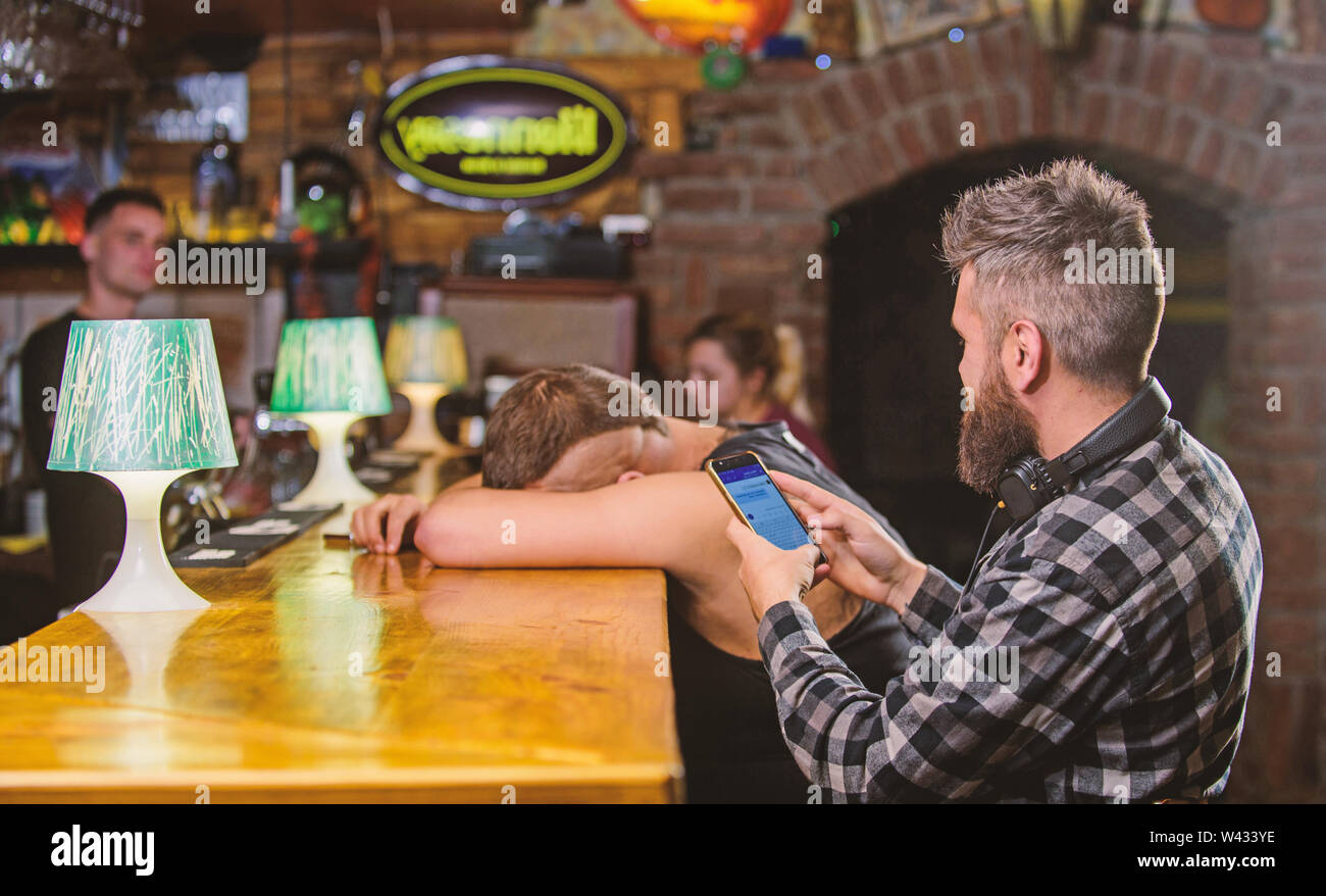 Mein Freund Ist Betrunken Ein Anderer Mensch www.alamy.de