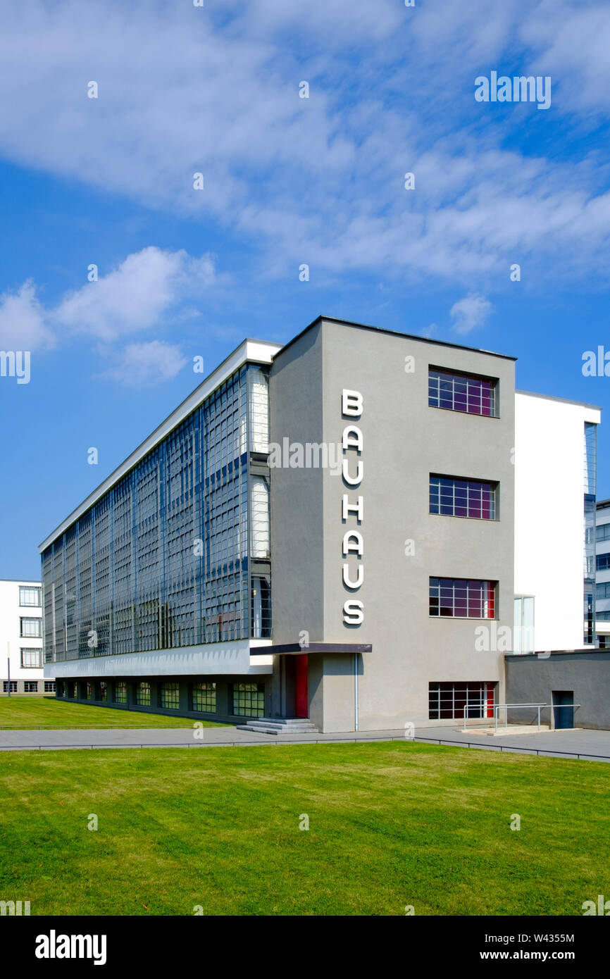 Bauhaus Gebäude und Architektur Schule von Walter Gropius in Dessau, Deutschland Stockfoto