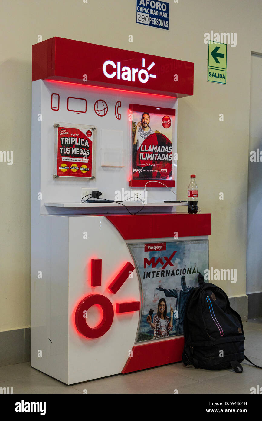 Mobile Phones Charging Station Stockfotos und -bilder Kaufen - Alamy
