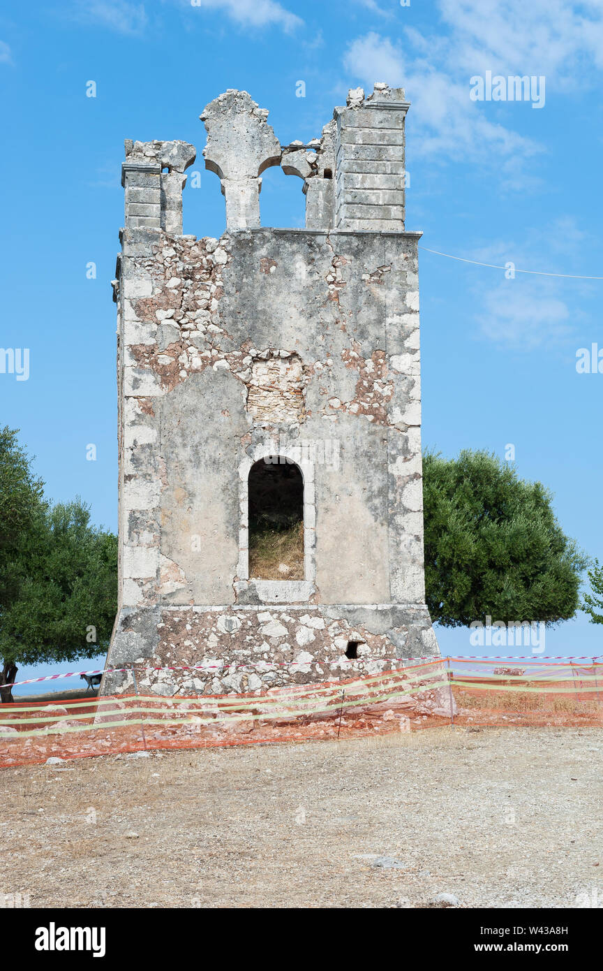 Alte Glockenturm in der Nähe von Agrilion Monasetery in der Nähe von Sami, Kefalonia, Ionische Inseln, Griechenland, Europa Stockfoto