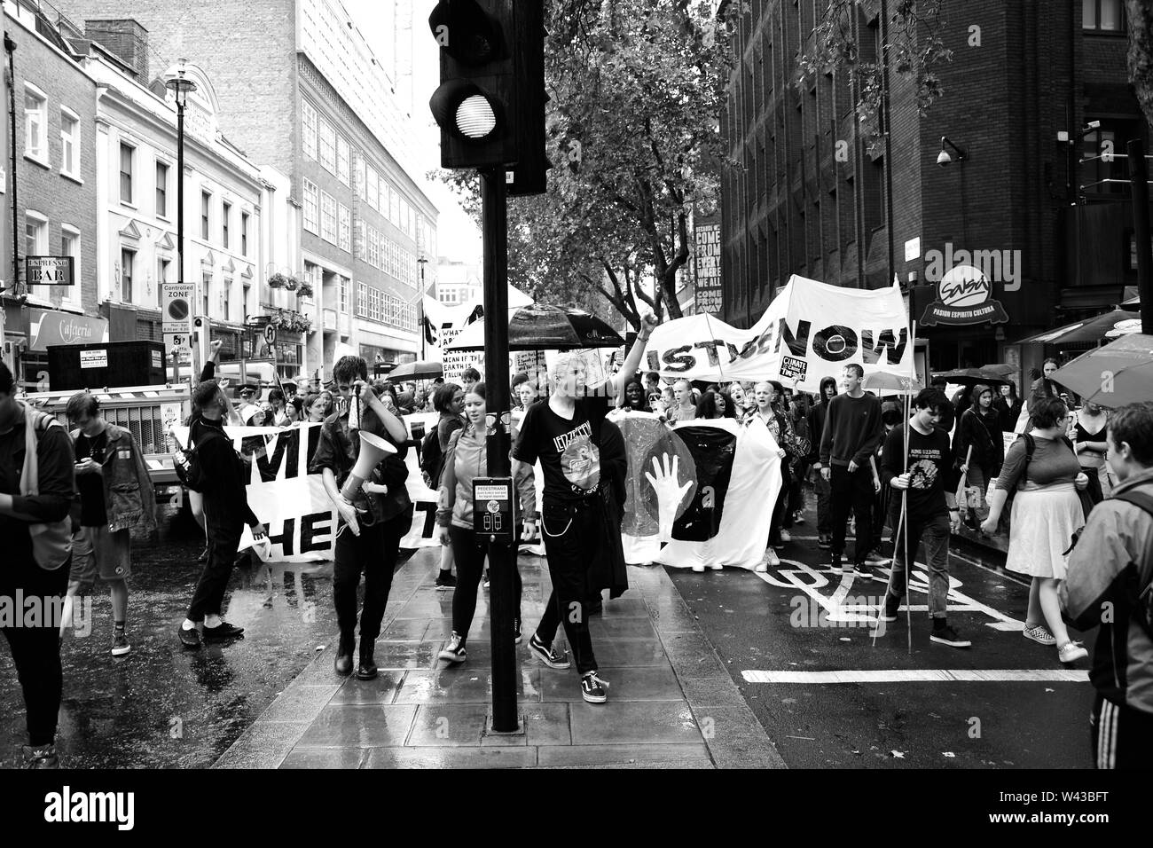 Studenten auf die Straße, um gegen den Klimawandel in London am Freitag, den 19. Juli zu demonstrieren. Stockfoto