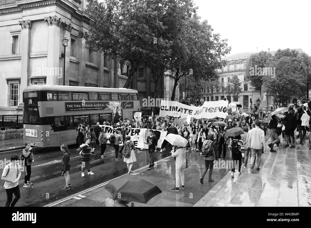 Studenten auf die Straße, um gegen den Klimawandel in London am Freitag, den 19. Juli zu demonstrieren. Stockfoto