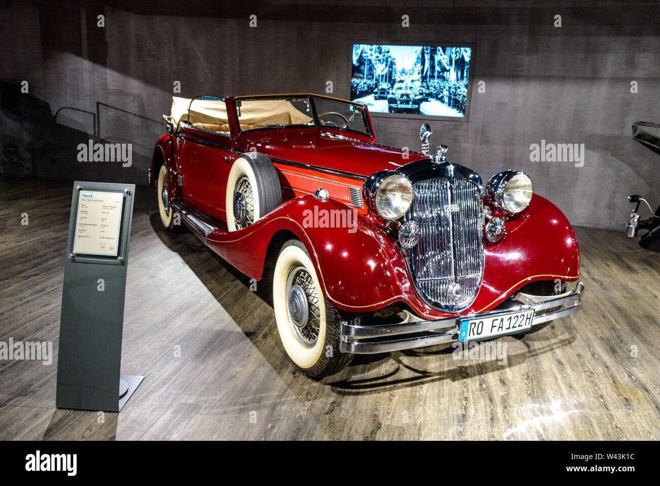 Vom 7. Juli 2019 - Museum EFA Mobile Zeiten in Amerang, Deutschland: Horch 853 Sportcabriolet 1937. Retro Auto, Oldtimer Stockfoto