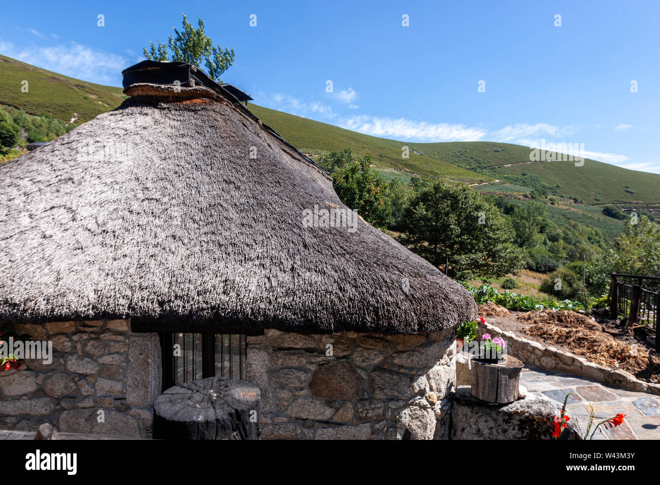 Palloza, traditionellen Behausung der Serra dos Ancares, Campo del Agua, Leon Provinz Kastilien, Spanien Stockfoto