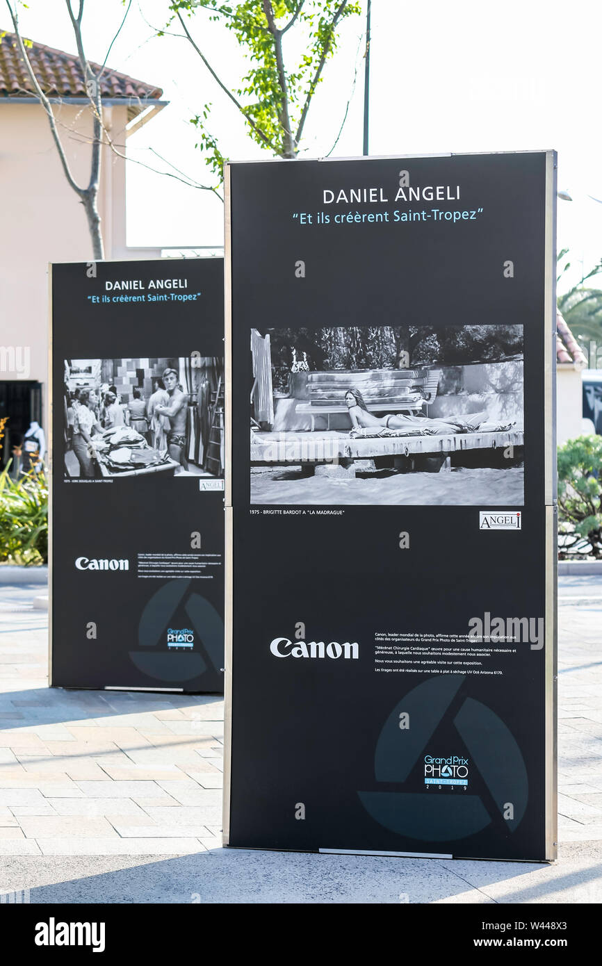 Grand Prix Foto-Straße Ausstellung vor der Gendarmerie - CANON - Daniel Angeli Le Roi Paparazzi - Juni 07, 2019 - Saint Tropez. Frankreich Stockfoto