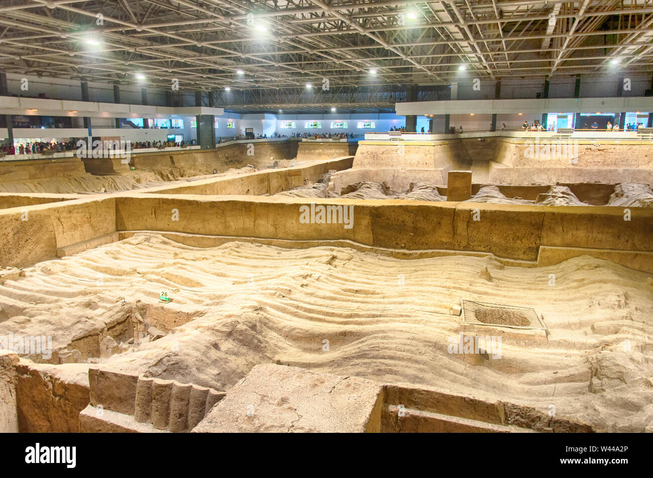 Die Terracotta Krieger in Grube zwei archäologischen Standort in Xian, China in Lintong Bezirk, Provinz Shaanxi. Stockfoto