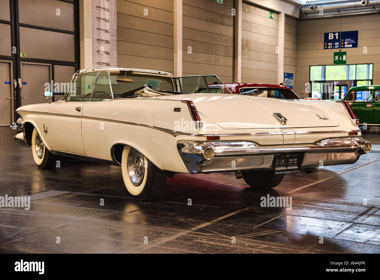 Chrysler Imperial Stockfotos Und Bilder Kaufen Alamy