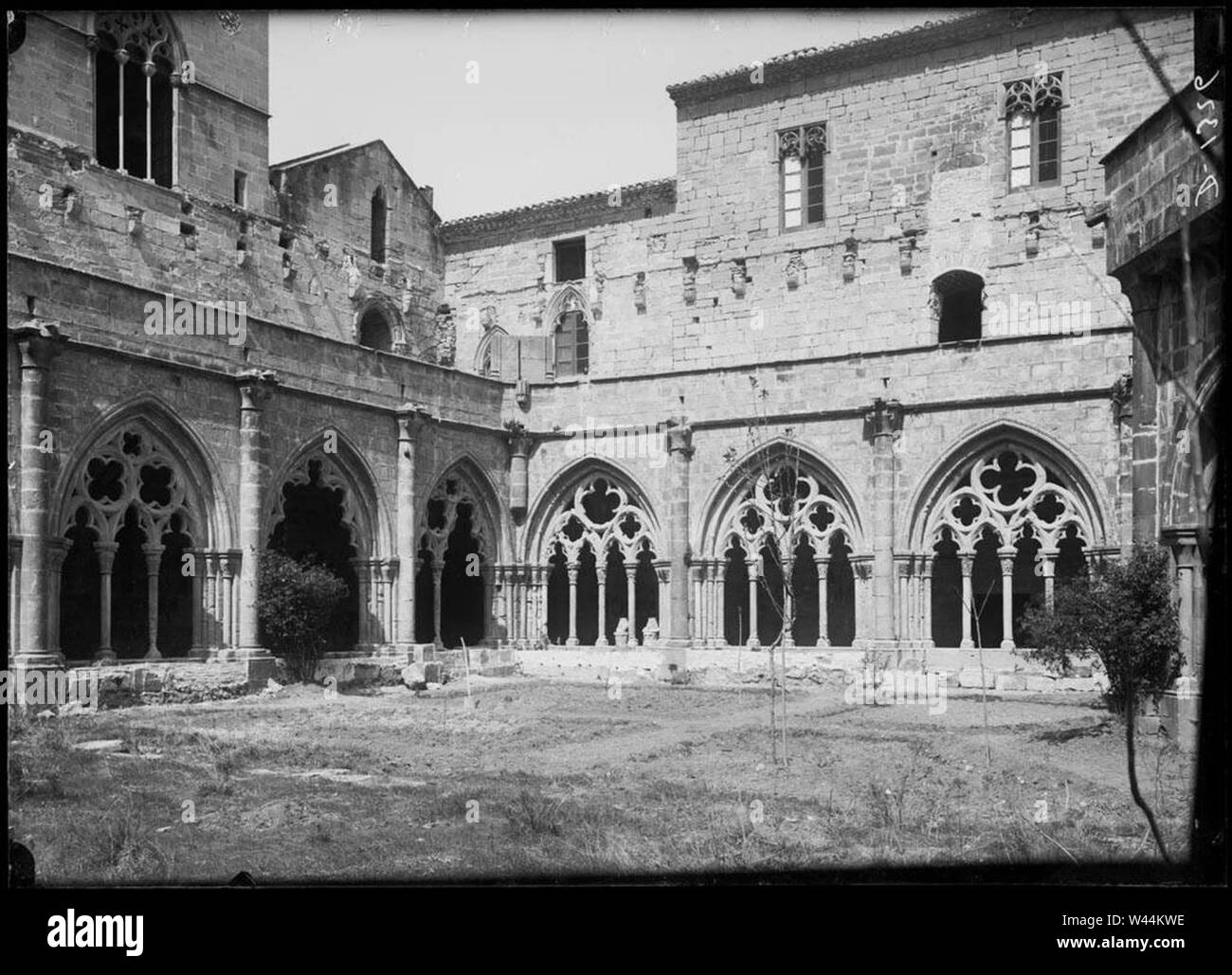 Claustre romànic del Monestir De Santa Maria de Poblet. Stockfoto