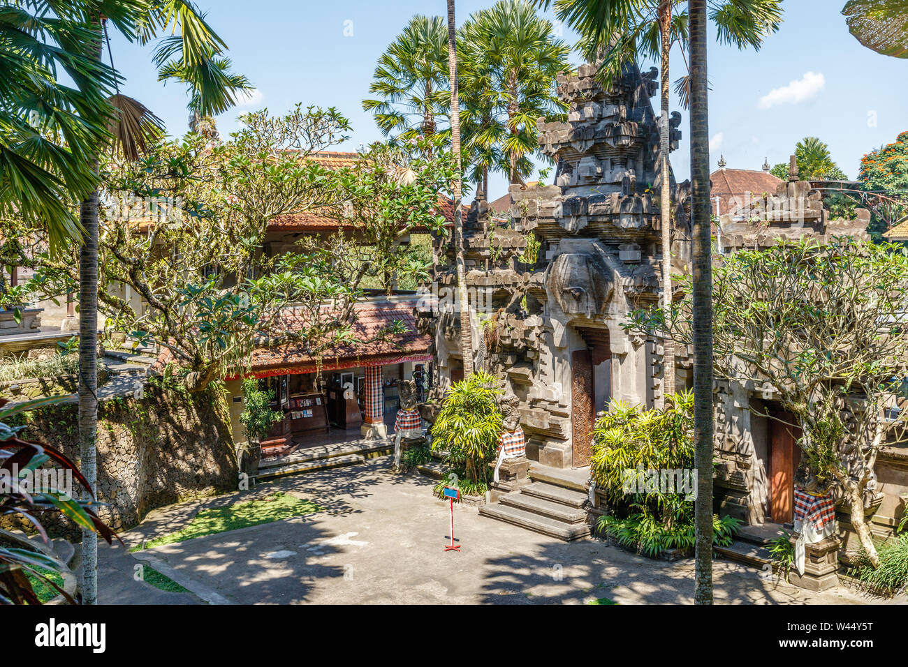 Eingangstor der Kunst Museum Puri Lukisan in Ubud, Bali, Indonesien. Stockfoto