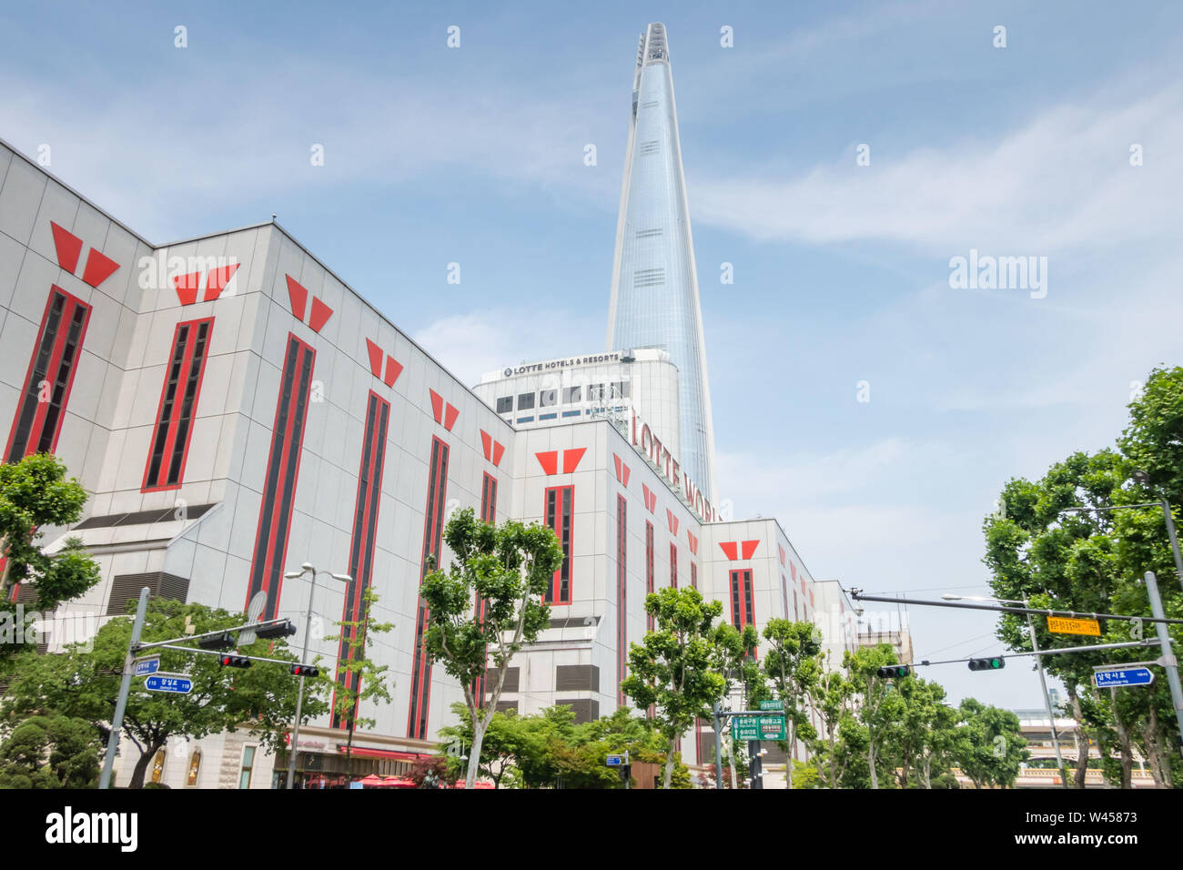 Seoul, Südkorea - 20. Juni 2019: Lotte Tower, Lotte World, und Lotte Hotel Stockfoto