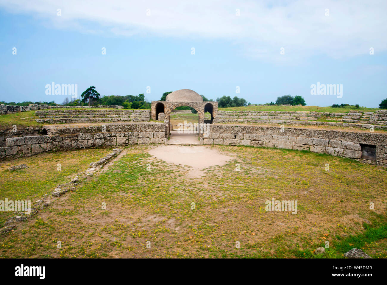 Allgemeine Ansicht eines antiken öffentlichen Struktur, worin für Spiele, Paestum, Italien verwendet. Stockfoto