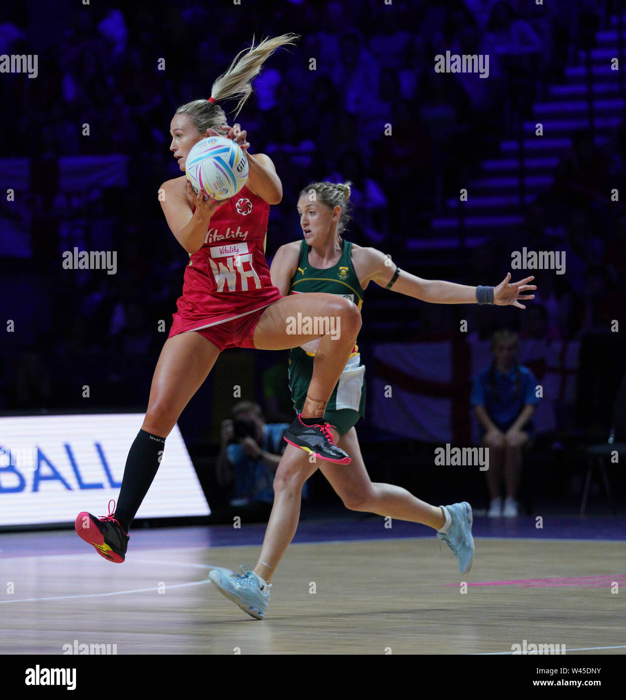 Chelsea Pitman (ENG) in Aktion während der Vitalität Netball WM2019 bei M&S Bank Arena Liverpool Vereinigtes Königreich am 18. Juli 2019. GlennSports. Stockfoto