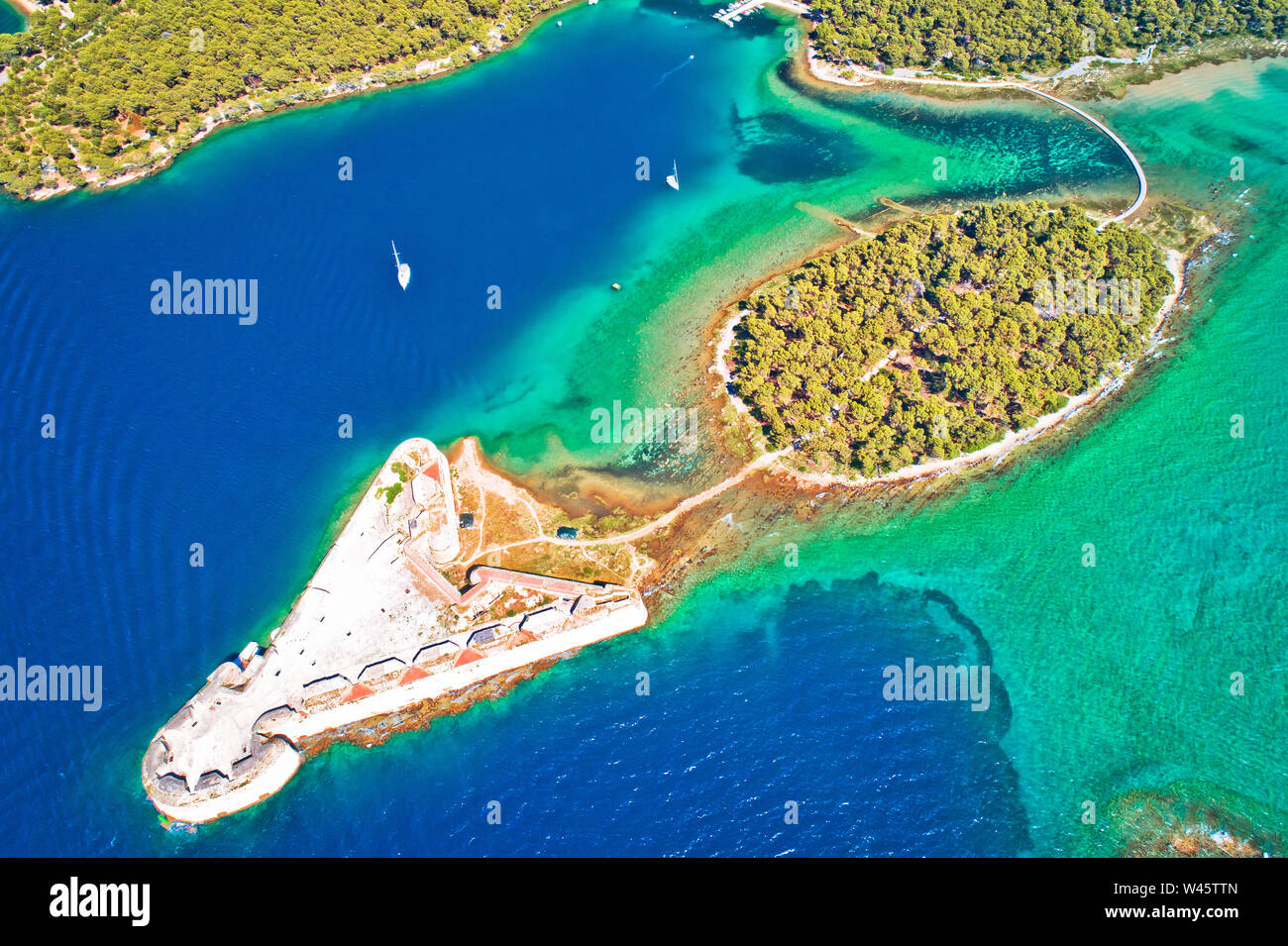 Saint Nikola Festung mit Blick auf die Bucht von Sibenik, Dalmatien, Kroatien Archipel od Stockfoto