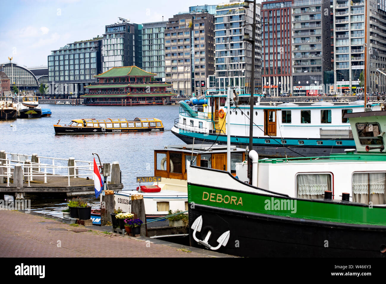 Amsterdam, Niederlande, chinesisches Restaurant Schiff, Sea Palace, an der Oosterdokskade, Stockfoto