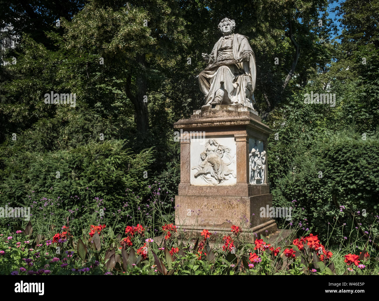 Franz schubert statue Fotos und Bildmaterial in hoher Auflösung Alamy