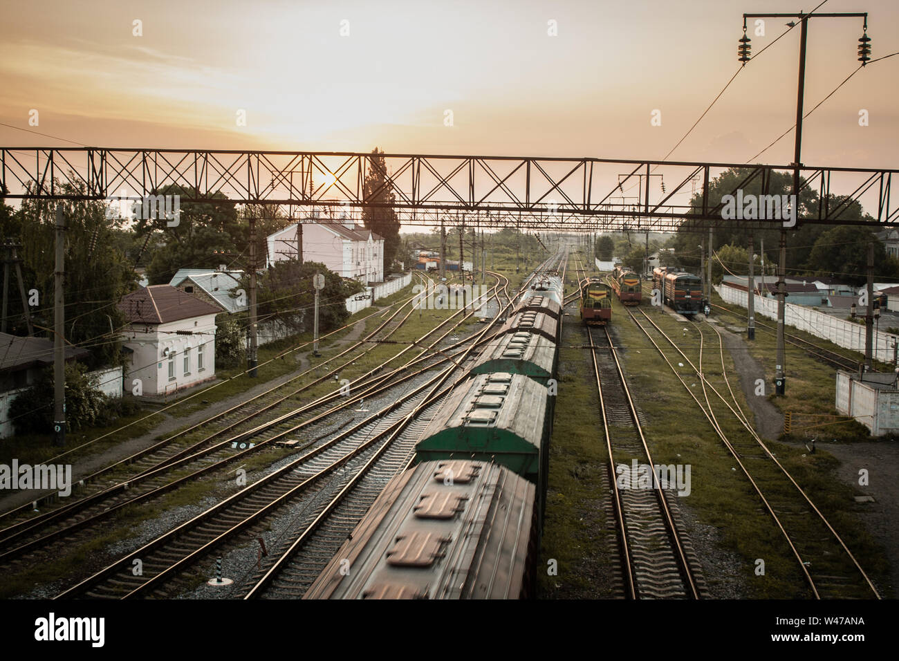 Zug bei Sonnenuntergang Stockfoto