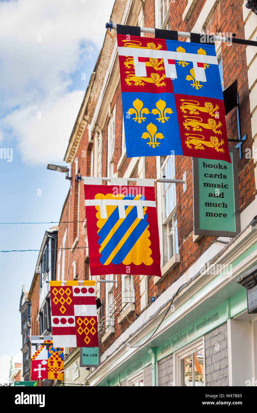 Mittelalterliche Banner auf der Anzeige für die tewkesbury Mittelalter Festival, Gloucestershire, England Stockfoto