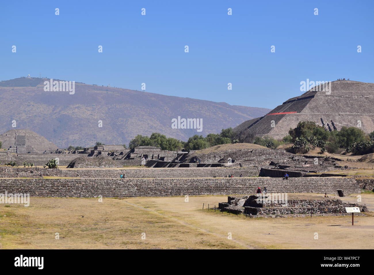 Blick auf die größte Struktur in San Juan Teotihuacan, Pyramide der Sonne. Stockfoto