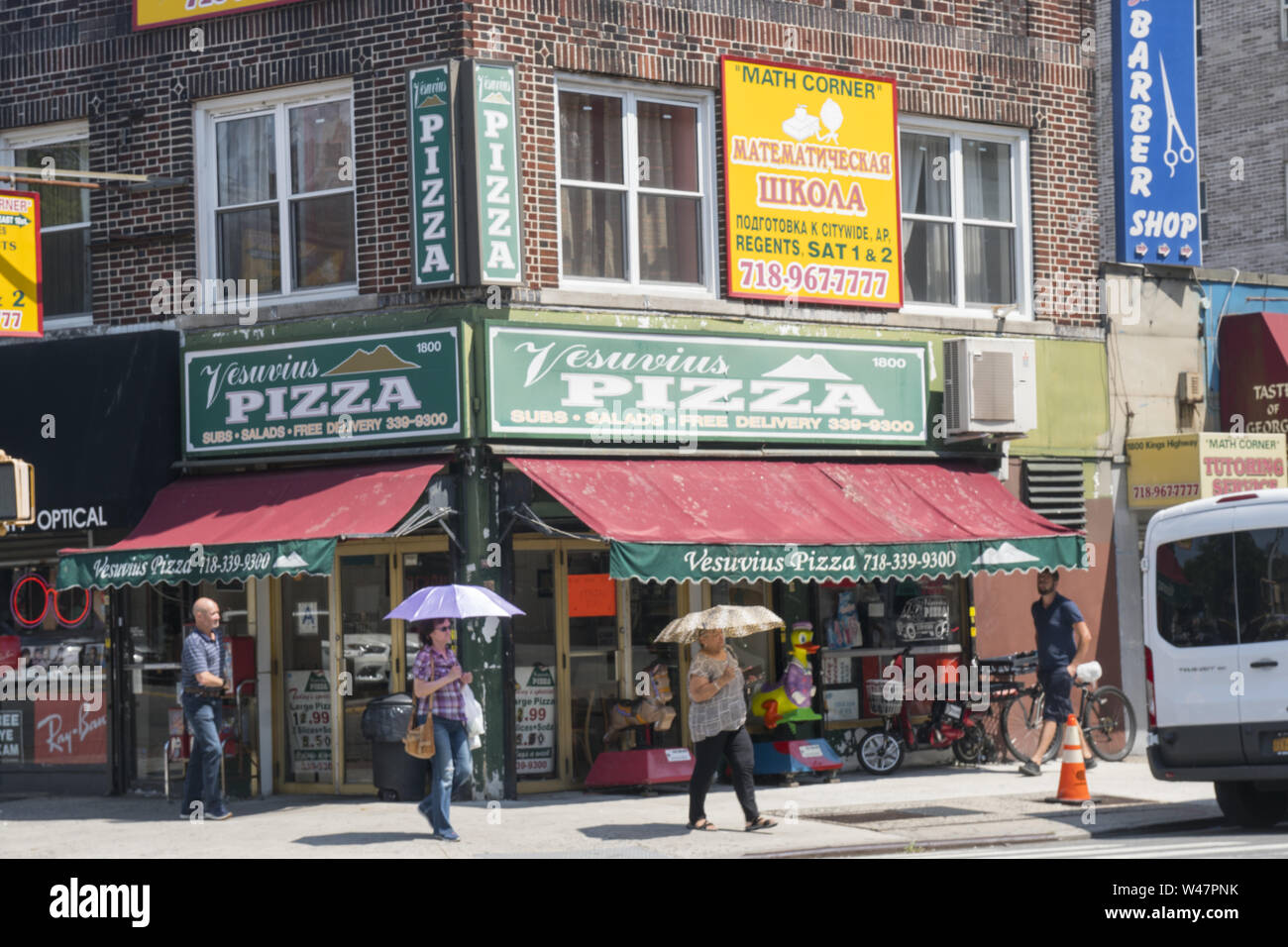 Vesuv Pizza auf Kings Highway in der Midwood Nachbarschaft von Brooklyn, New York. Stockfoto