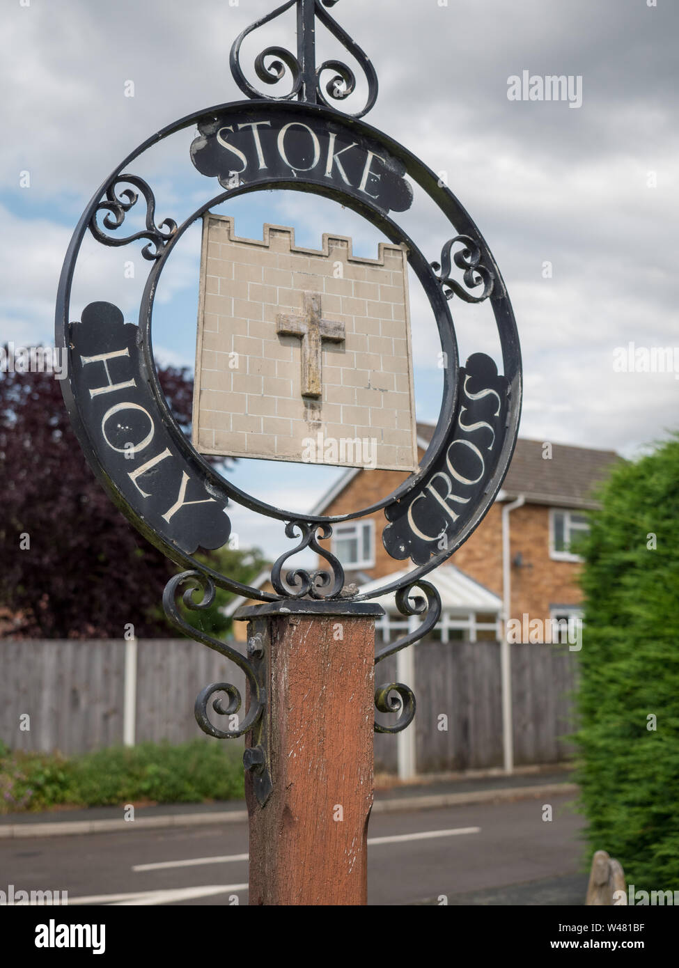 Das Dorf Zeichen für Stoke Heilig Kreuz Dorf Stockfoto