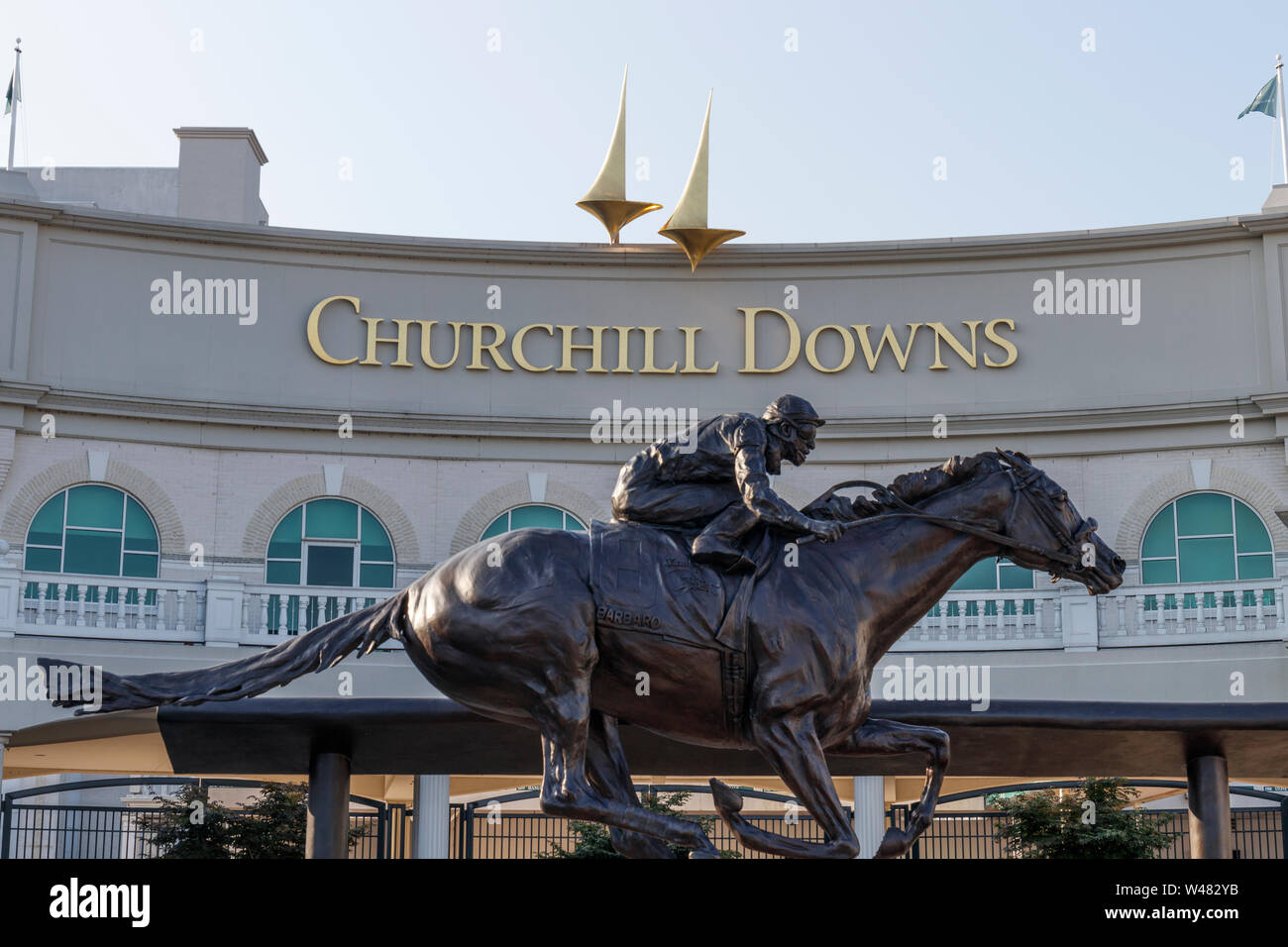 Louisville - ca. Juli 2019: Churchill Downs, in dem sich das Kentucky Derby. Das Kentucky Derby ist eines der Kronjuwelen der Pferderennen und professio Stockfoto