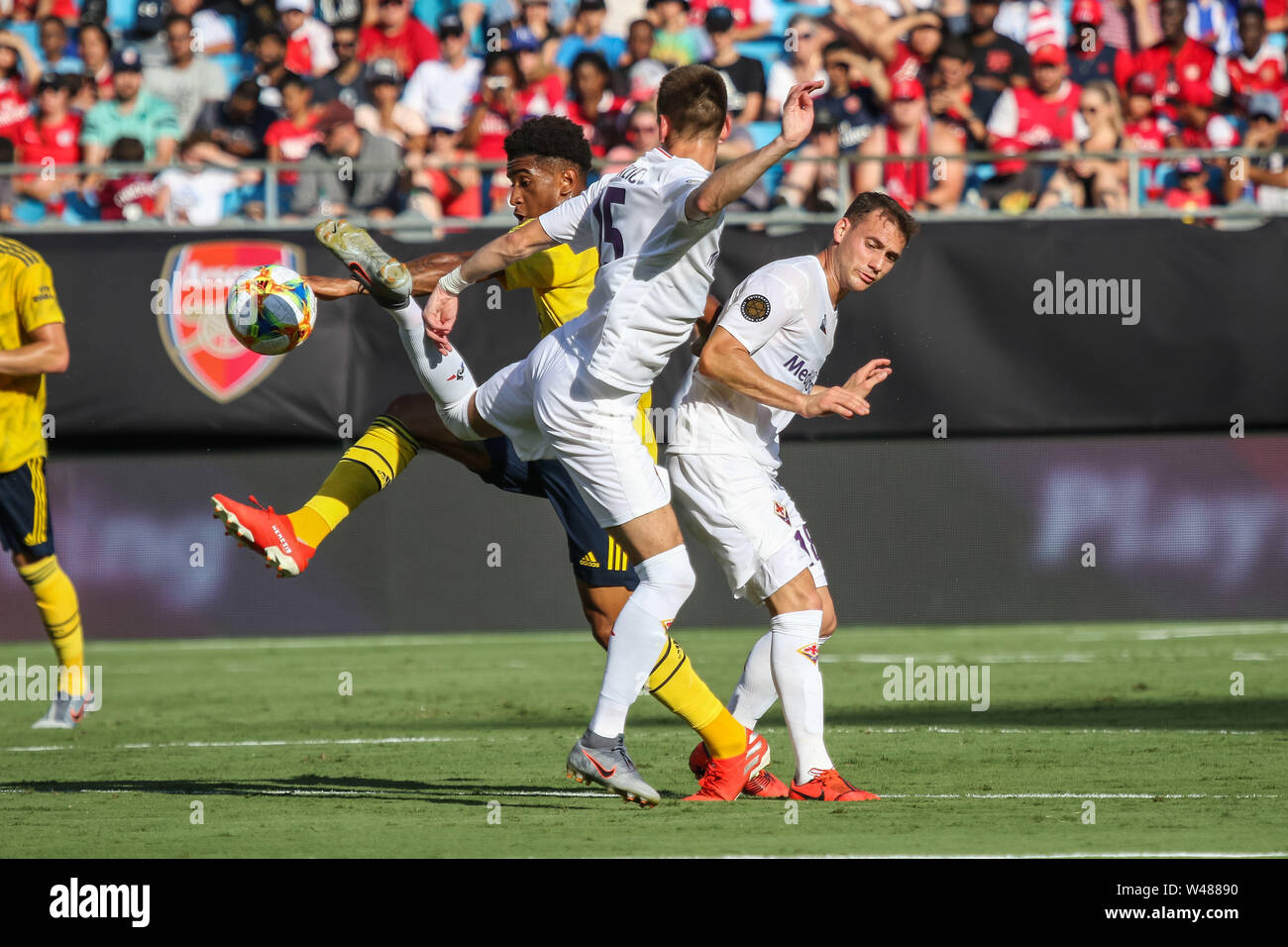 Charlotte, North Carolina, USA. 20. Juli 2019. Spiel Action während eines Internationalen Champions Cup Match an der Bank von Amerika Stadium in Charlotte, NC. Arsenal in der englischen Premier League und ACF Fiorentina der italienischen Serie A Liga. Arsenal gewann mit 3 zu 0. Credit: Jason Walle/ZUMA Draht/Alamy leben Nachrichten Stockfoto