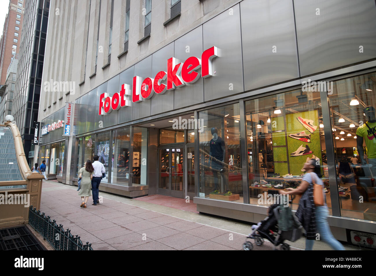 Foot Locker Stores auf der State Street Einkaufsviertel der Loop Chicago IL USA Stockfoto
