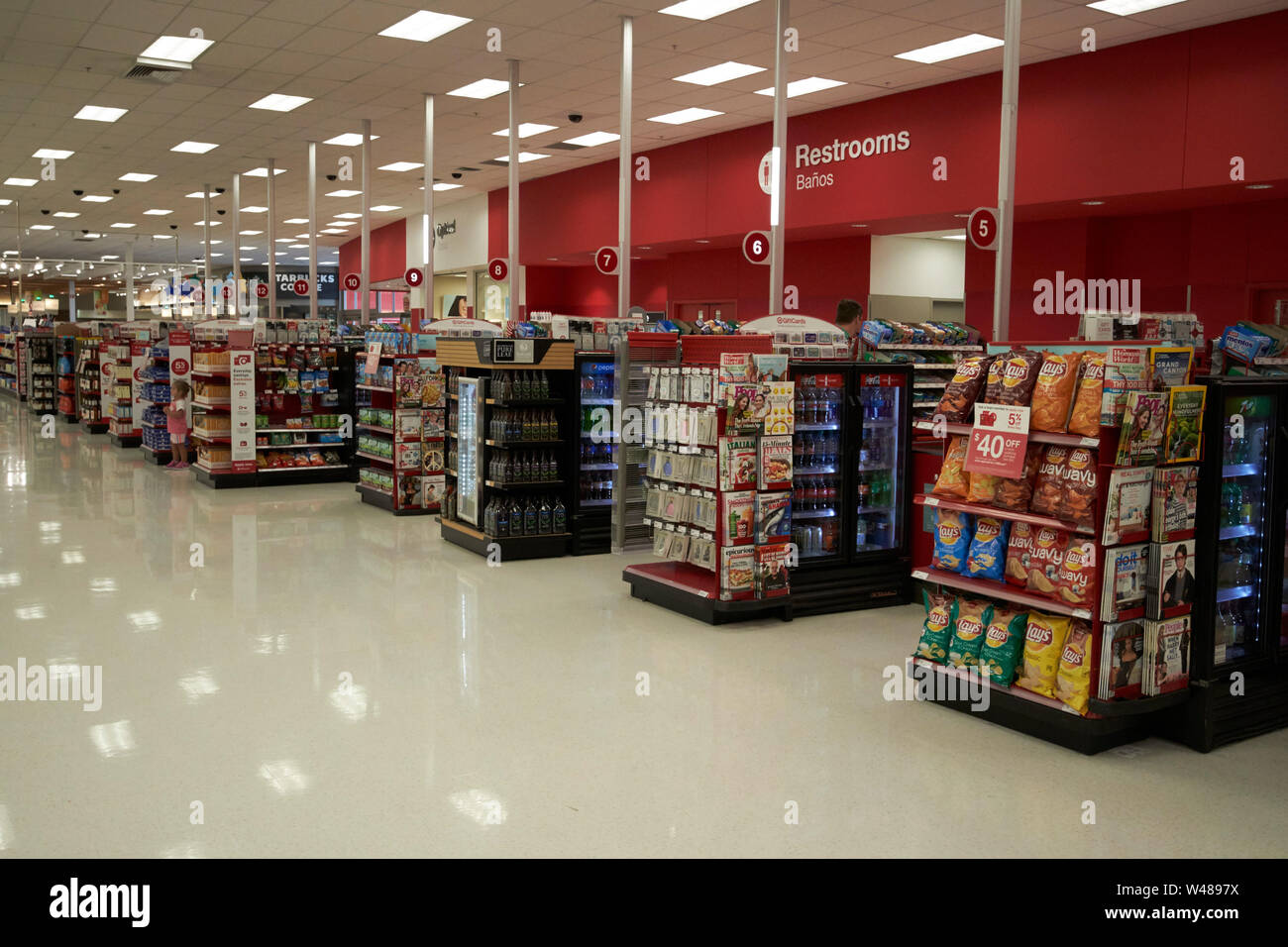 Kassen und Check-out-Bereich eines Ziels Supermarkt in Florida fl usa Vereinigte Staaten von Amerika Stockfoto