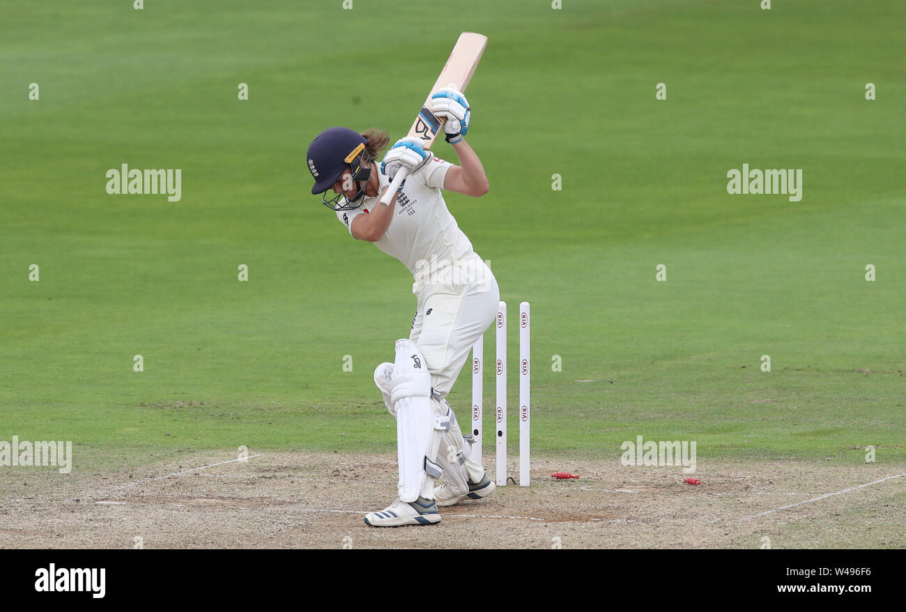 England's Natalie Sciver zeigt ihre Frustrationen, nachdem Sie wurde für 88 während Tag vier der Frauen Asche Test Match an der Cooper Associates County, Taunton. Stockfoto