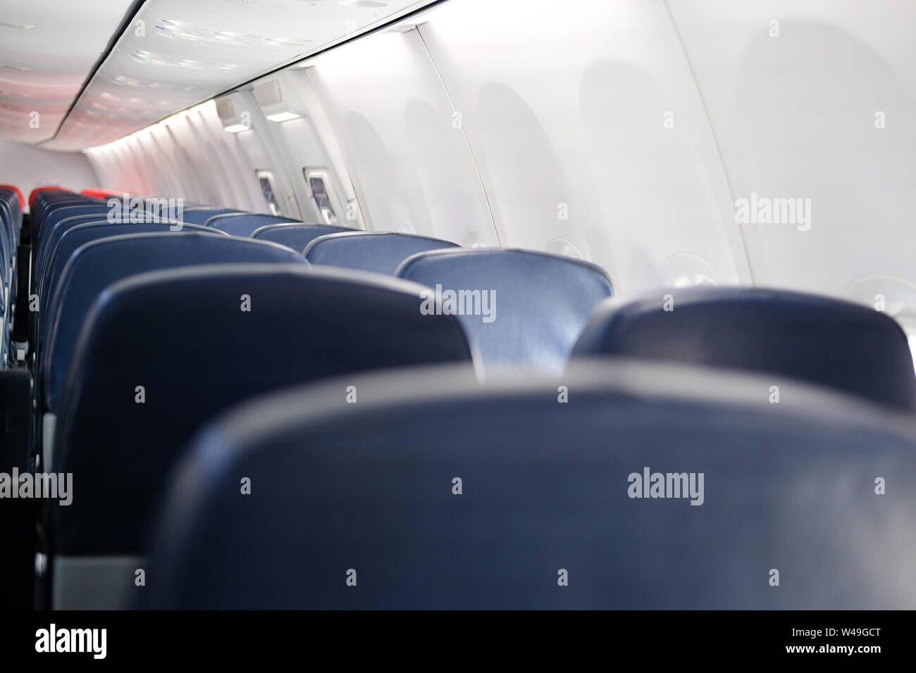 Leeren Beifahrersitz innen Flugzeug. Reihe der Stuhl in Flugzeugen  Stockfotografie - Alamy