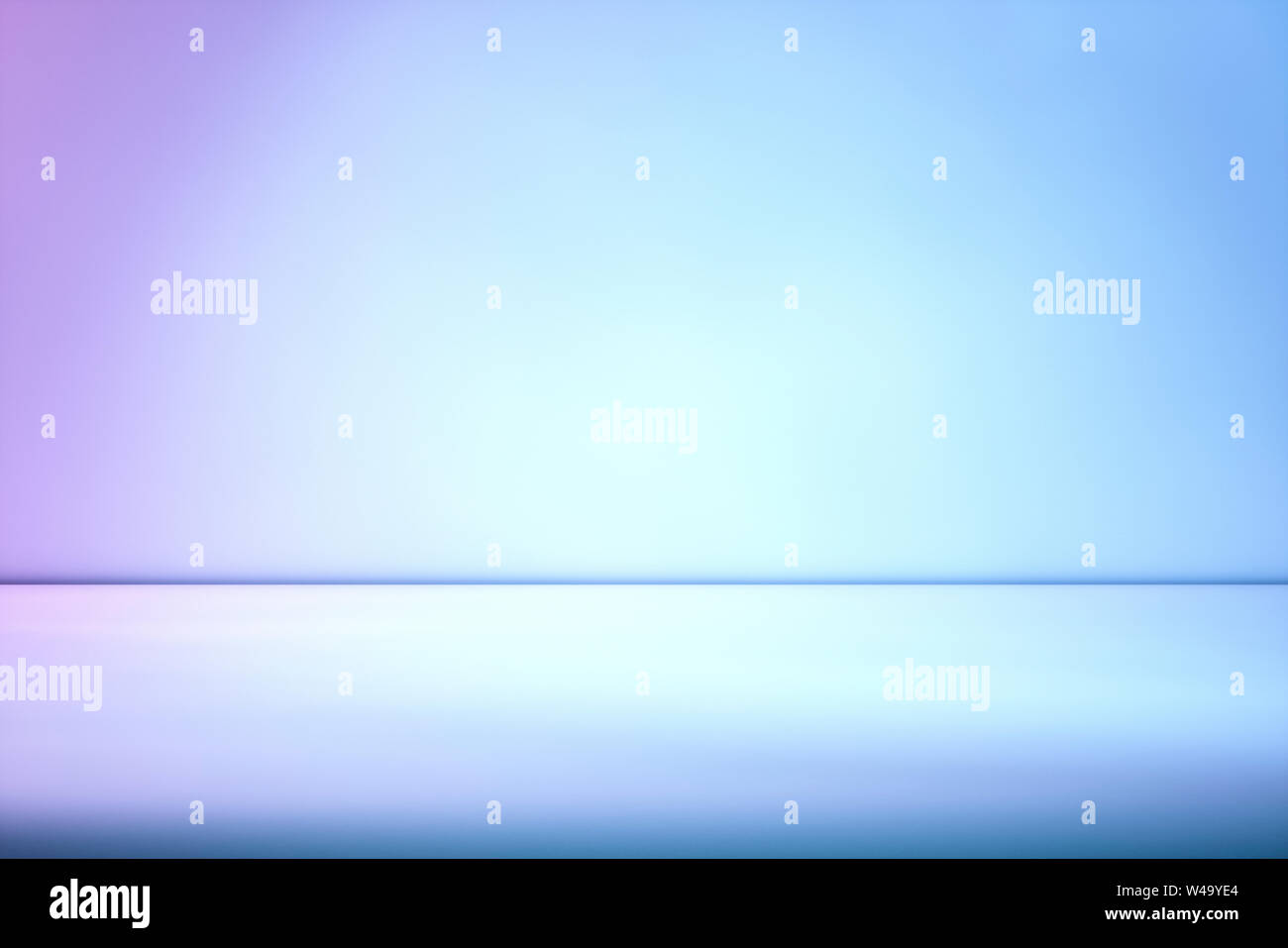 Strahlen von gedämpften Lila und Blau Licht an einer Wand Schräg werfen eine diagonale Muster für eine Design vorlage Stockfoto