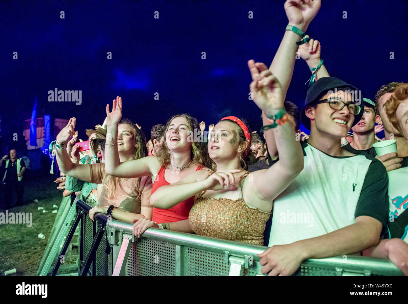 Fans auf Karl Hyde von Underworld Live at Latitude Festival, henham Park, Suffolk, Großbritannien, 21. Juli 2019 durchführen Stockfoto