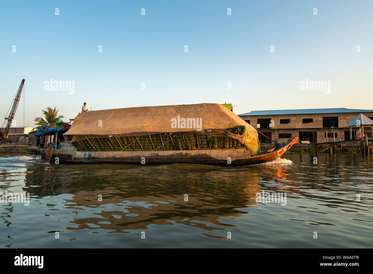 Yacht Transport landwirtschaftliche Produkt auf dem Mekong Fluss. Tien Giang, Vietnam, Mekong Delta. Stockfoto