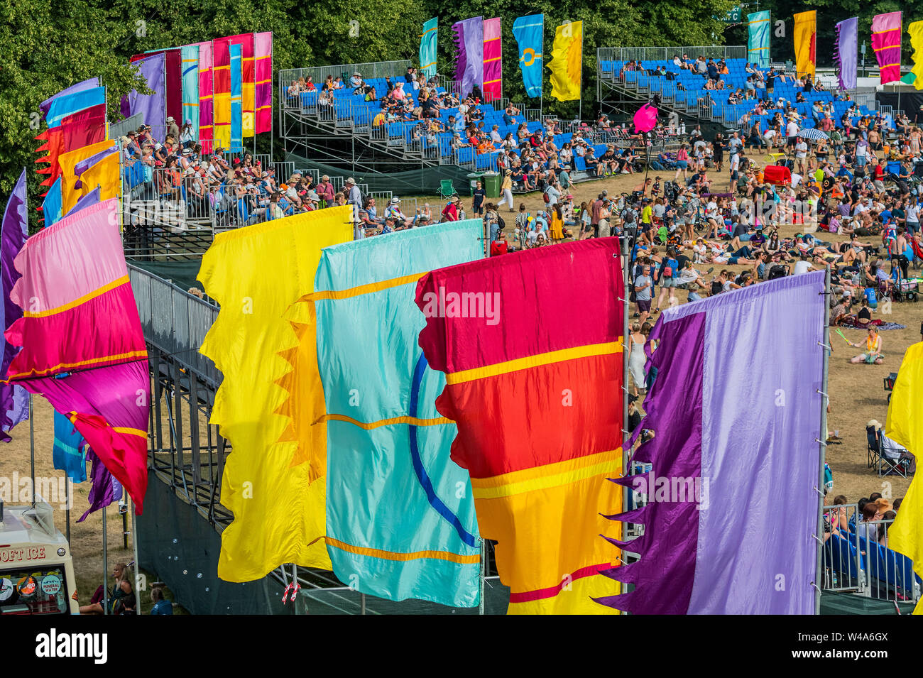 Henham Park, Suffolk, Großbritannien. 21. Juli 2019. Der Obelisk Arena. Die2019 Latitude Festival. Credit: Guy Bell/Alamy leben Nachrichten Stockfoto