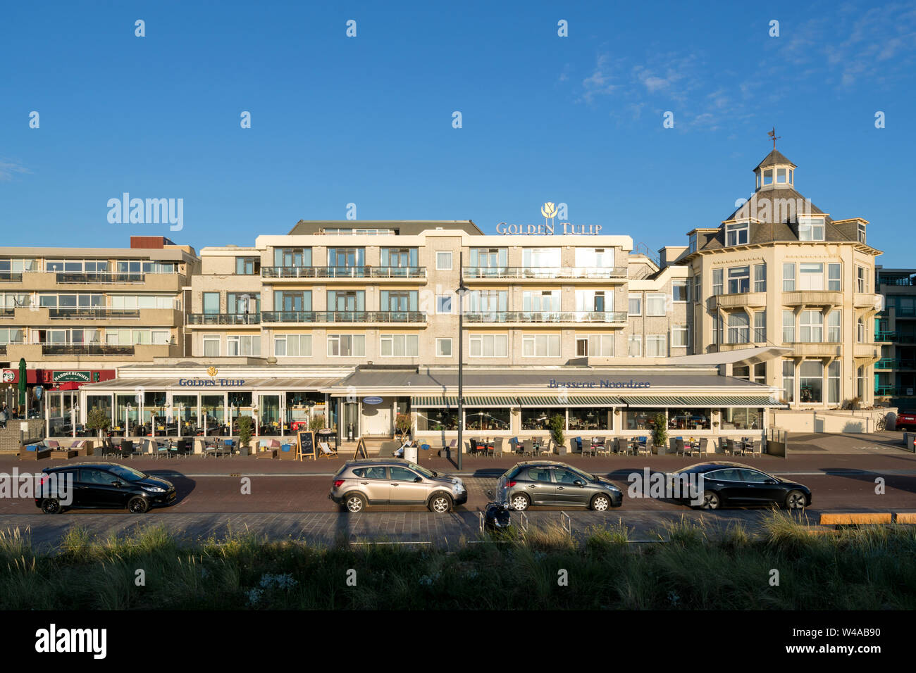 Golden Tulip Noordwijk Beach Hotel in den Niederlanden. Golden Tulip Inn ist ein 4 Sterne Hotel der Marke der französischen Groupe du Louvre. Stockfoto