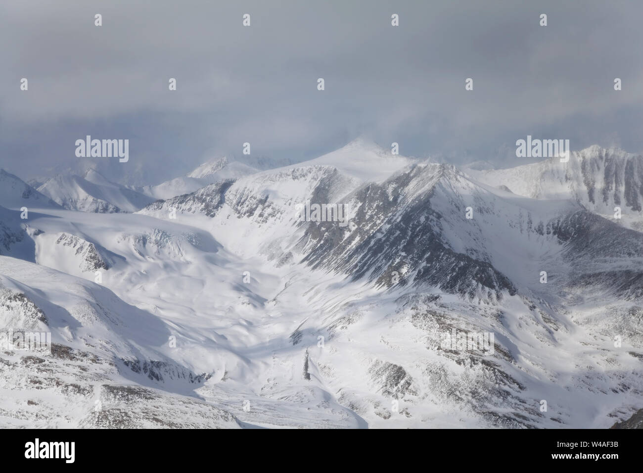 Taldurinskiy Gletscher. Natur Landschaft mit Gipfel und Gletscher. Höhe Altay Berge. Sibirien. Russland. Stockfoto