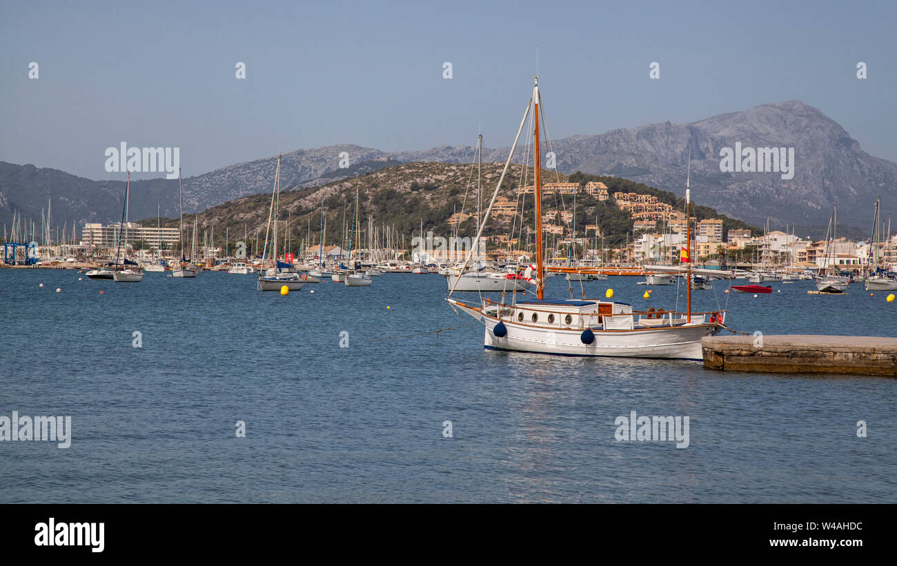 Die Bucht von Port de Pollença auf Mallorca Stockfoto
