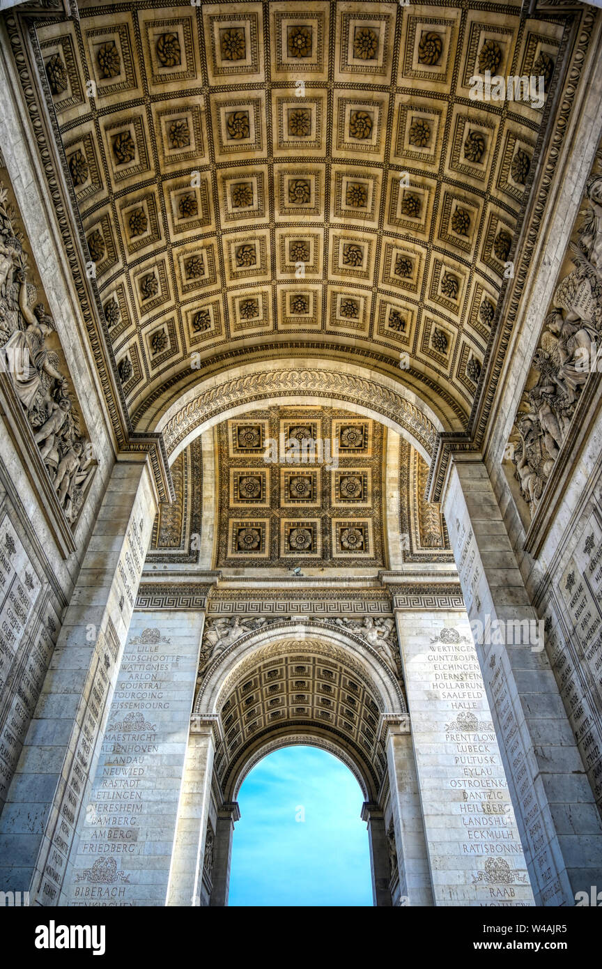 Ein Blick auf den Arc de Triomphe in Paris, Frankreich. Stockfoto