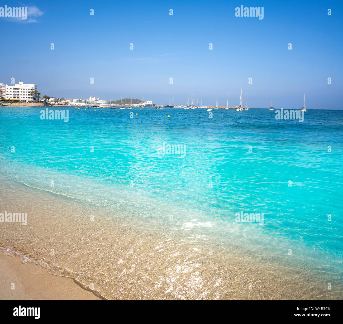 Ibiza Santa Eulalia Stadt Strand im Mittelmeer Balearen Spanien Stockfoto