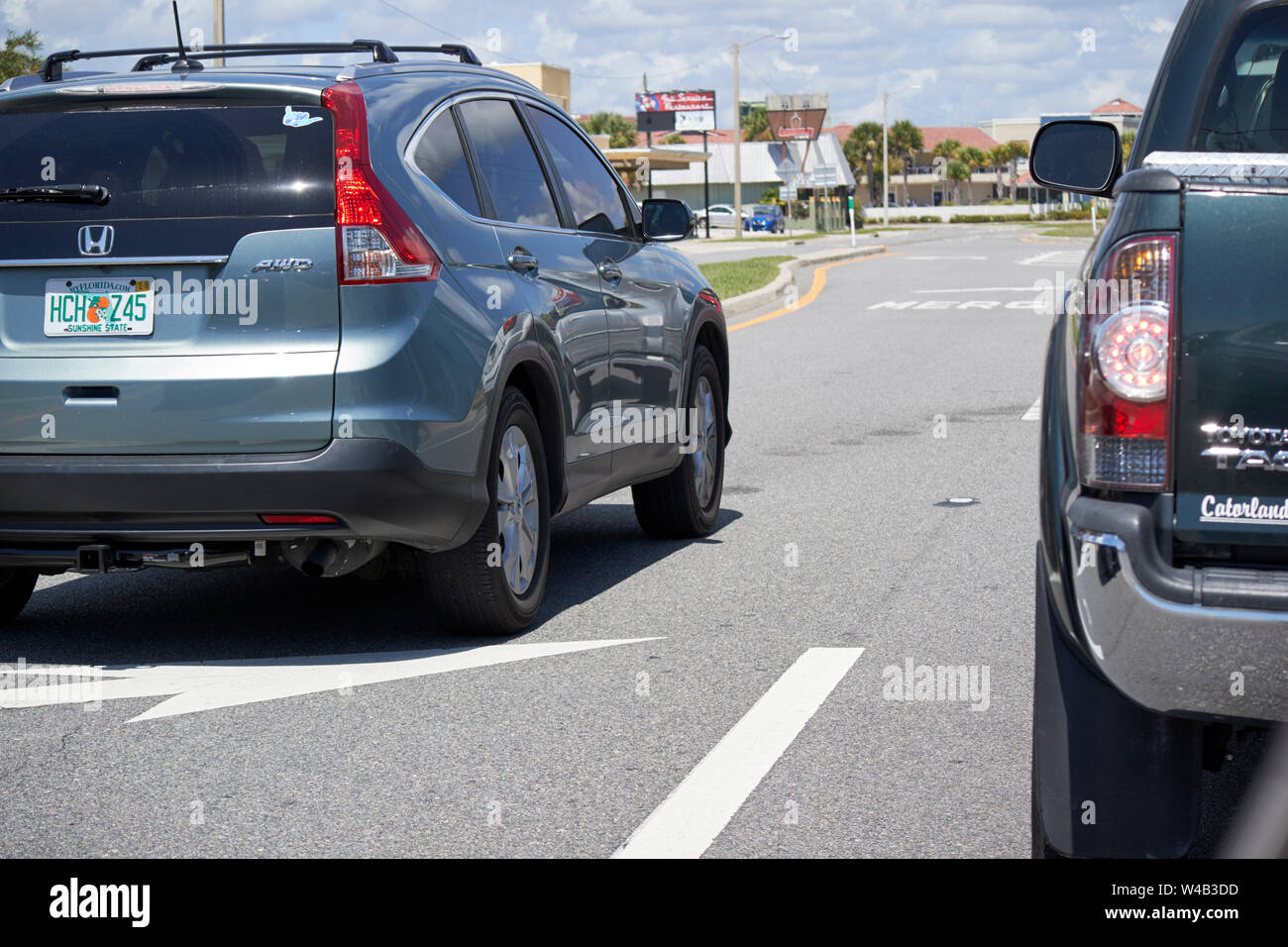 Auto mergen Recht im Verkehr Warteschlange in der Nähe von St Augustine Florida US USA springen Stockfoto