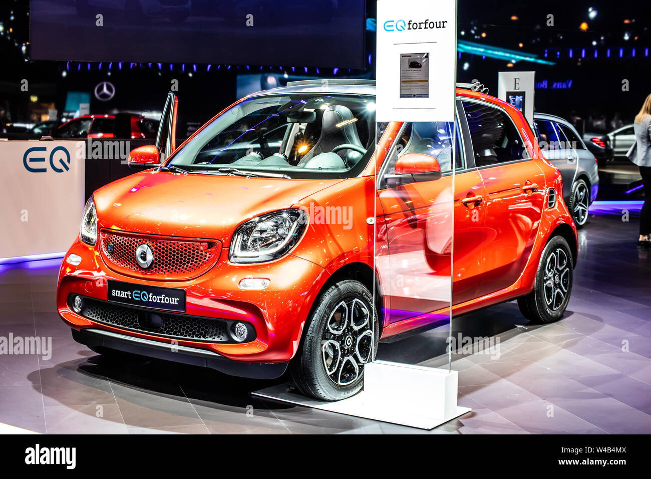 Brüssel, Belgien, Jan 2019: rot metallic Smart EQ forfour zu Brüssel Motor Show, kleine elektrische EV von Mercedes-Benz Stockfoto