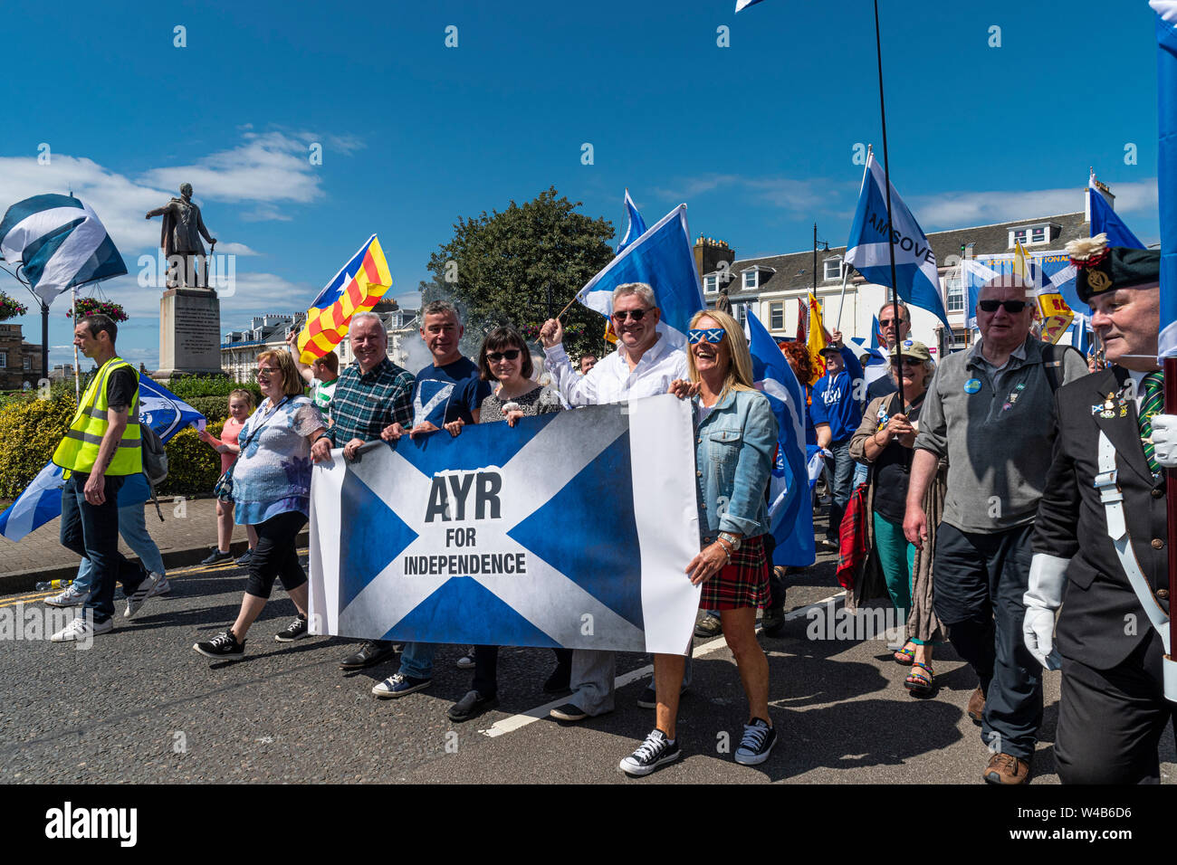 Ayr, alle unter einem Banner Unabhängigkeit März - 2019 Stockfoto