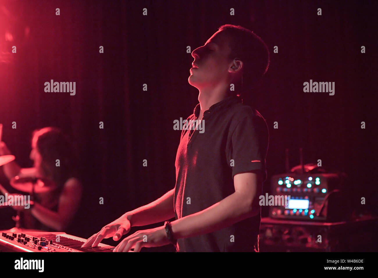 London, Großbritannien. 21. Juli, 2019. Noa Gruman ist ein Sänger von Scardust aus Israel führt an der Lexington, Pentonville Road, Islington, am 21. Juli 2019, London, UK. Bild Capital/Alamy leben Nachrichten Stockfoto