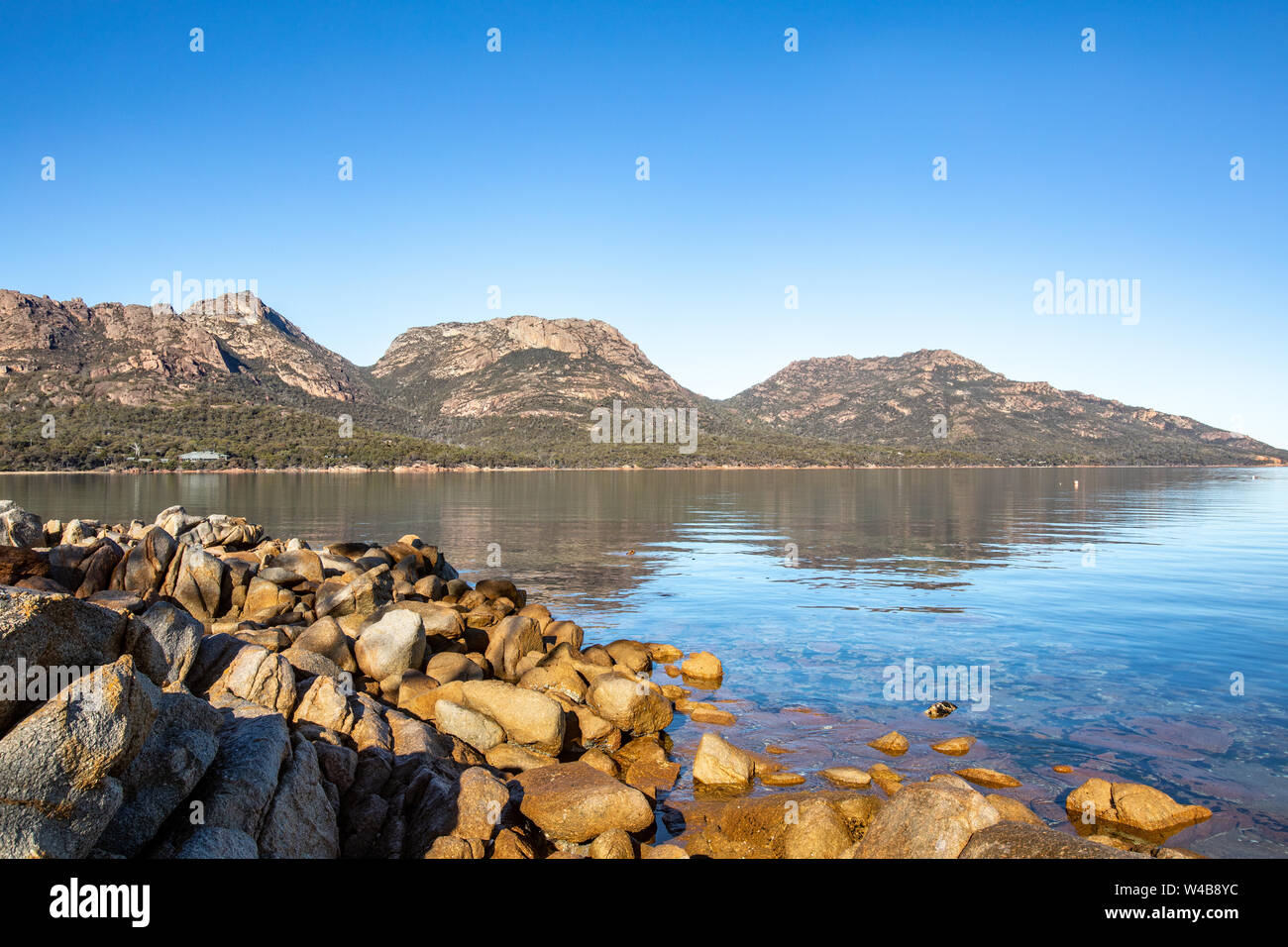 Coles Bay Freycinet National Park und die Gefahren in den Bergen an einem Wintertag, Tasmanien, Australien Stockfoto