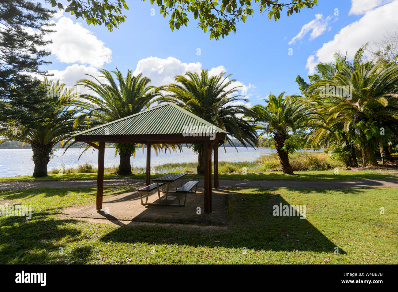 Picknick am See McDonald in Noosa Botanic Gardens, Hinterland, Sunshine Coast, Queensland, Queensland, Australien Stockfoto