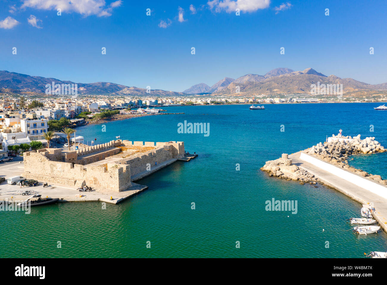 Ansicht der Kales venezianische Festung am Eingang zum Hafen, Ierapetra, Kreta, Griechenland Stockfoto